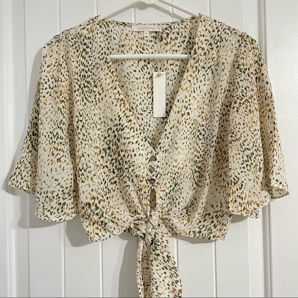 NWT Olivaceous Printed Tie-Front Cropped Blouse